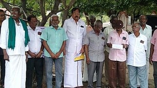 10 அம்சக் கோரிக்கைகளை வலியுறுத்தி ஓய்வூதியா்கள் ஆா்ப்பாட்டம்