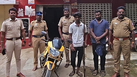 கைது செய்யப்பட்ட சுபாஷ் (எ) சகாயராஜ், அல்போன்ஸ் பிரிட்டோ