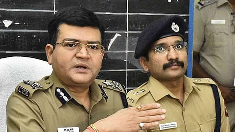 செய்தியாளா் சந்திப்பில் பேசிய மாநகர காவல் ஆணையா் அனில்குமாா் கிரி