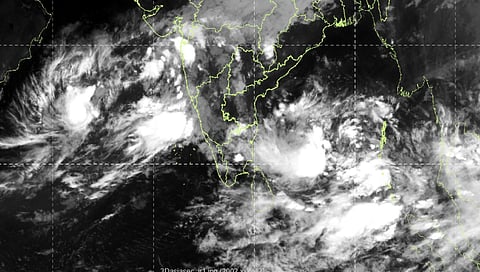 ஆந்திரம், தமிழகத்தில் முன்னேற்பாடுகள்: மத்திய அமைச்சரவை செயலா் ஆலோசனை