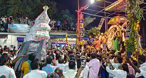 கோவில்பட்டி காந்தி மைதானத்தில் நடைபெற்ற சூரசம்ஹார நிகழ்ச்சி.