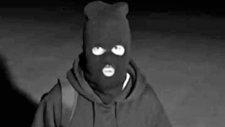 வீட்டின் பூட்டு உடைத்து 8 பவுன் தங்கம், அரை கிலோ வெள்ளி நகைகள் திருட்டு