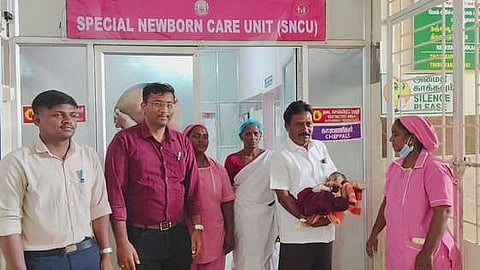 பெற்றோரால் கைவிடப்பட்ட சிசு
 குழந்தைகள் நலக் குழுமத்திடம் ஒப்படைப்பு