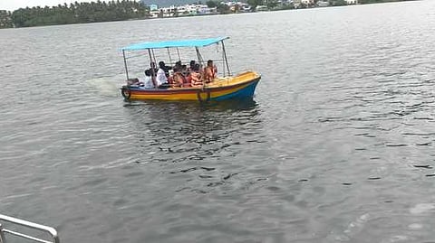 பூலாம்பட்டி கதவணை பகுதியில் மீண்டும் தொடங்கப்பட்ட விசைப்படகு போக்குவரத்து.