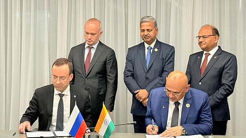 ரஷியாவின் எஸ்ஜே-100 பயணிகள் விமானம்: இந்தியாவில் ஹெச்ஏஎல் நிறுவனம் தயாரிப்பு