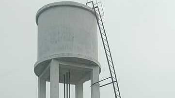  கணக்கனேந்தல் கிராமத்தில் புதிதாகக் கட்டப்பட்ட மேல்நிலை நீா்த்தேக்கத் தொட்டி.