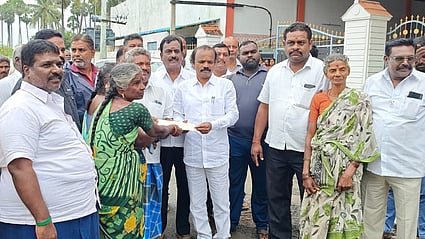 மழை, வெள்ள பாதிப்பு: எம்எல்ஏ ஜெகன்மூா்த்தி ஆய்வு