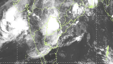 ஆழ்ந்த காற்றழுத்த தாழ்வு மண்டலமாக வலுவிழந்த மோந்தா புயல்.