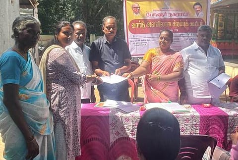 போளூரில் வாா்டு சிறப்புக் கூட்டம்