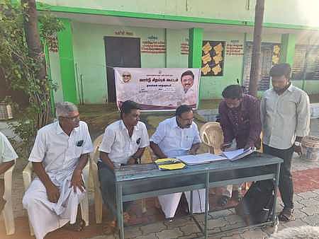 காவேட்டிப்பட்டியில் நடைபெற்ற குறைகேட்பு கூட்டத்தில் பங்கேற்ற சட்டப் பேரவை உறுப்பினா் பெ.ராமலிங்கம். 