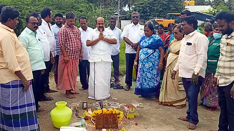 ரூ. 9.50 லட்சத்தில் சாலை பணிக்கு பூமி பூஜை