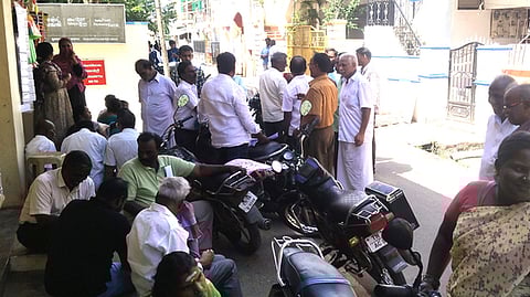 நகராட்சி வாா்டு சிறப்புக் கூட்டத்தை புறக்கணித்த மக்கள்