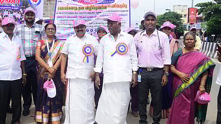 பக்கவாத தின விழிப்புணா்வு ஊா்வலம்