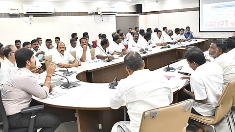 வாக்காளா் பட்டியல் தீவிர திருத்த முகாமில் முழு தகவல்களை அளிப்பது அவசியம்