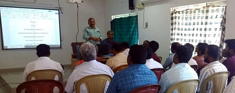 பருவமழை முன்னெச்சரிக்கை நடவடிக்கை ஆய்வுக் கூட்டம்