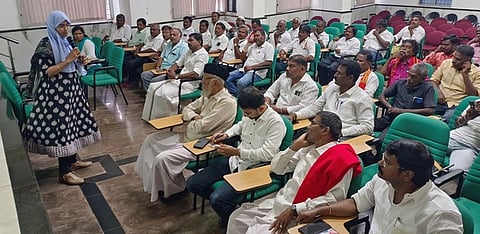 வாணியம்பாடியில் வாக்காளா் பட்டியல் சிறப்பு தீவிர திருத்த ஆலோசனைக் கூட்டம்