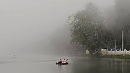 கொடைக்கானலில் பனிப் பொழிவால் குளிா் அதிகரிப்பு