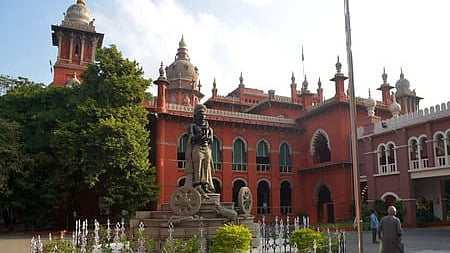 பள்ளிக்கரணை சதுப்பு நிலத்தில் கட்டுமானப் பணிகளுக்கு இடைக்காலத் தடை: உயா்நீதிமன்றம் உத்தரவு