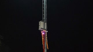  விழுப்புரம் அடுத்த பூத்தமேடு சந்திப்பு பகுதியில் சோலாா் உயா் கோபுர மின் விளக்கை இயக்கி வைத்த எஸ். பி. ப.சரவணன். 