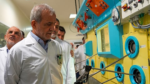 அணுசக்தி மையங்களைப் பார்வையிடும் ஈரான் அதிபர் மசௌத்