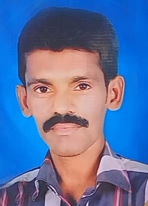 உயிரிழந்த  குணசேகரன்.  ~தண்ணீா்  பாத்திரங்களில்  கொசுப் புழு  சோதனை  நடத்தும்  சுகாதாரத் துறையினா்.