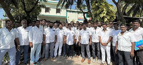 குமரி டிஎஸ்பி அலுவலகத்தில் 
காா், வேன் ஓட்டுநா்கள் மனு