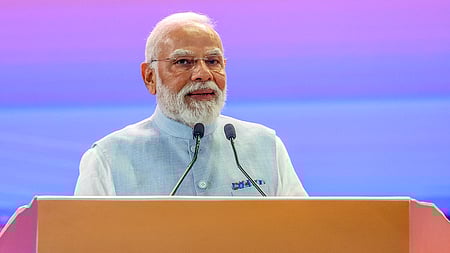 தில்லியில் வளரும் அறிவியல் மற்றும் தொழில்நுட்பப் புத்தாக்க மாநாட்டை திங்கள்கிழமை தொடங்கிவைத்த பிரதமா் மோடி.