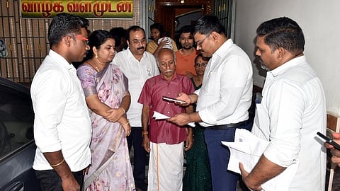 மக்கள்தொகை கணக்கெடுப்பில் கேட்க வேண்டிய 33 கேள்விகள் - மத்திய அரசு வெளியீடு