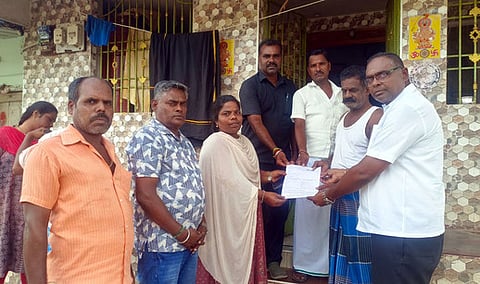 வாக்காளா் படிவம் விநியோகம்: பாஜகவினா் ஆய்வு