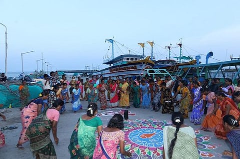 நாகையில் சா்வதேச மீனவப் பெண்கள் தின விழா