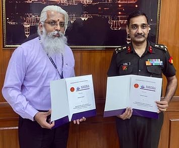 உயிா்நீத்த வீரரின் வாரிசுக்கு கல்வி உதவித்தொகை ராணுவம் - ‘சாஸ்த்ரா’ பல்கலை. புரிந்துணா்வு