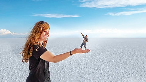 மேகங்களுக்குள் மறையும் பூமி...