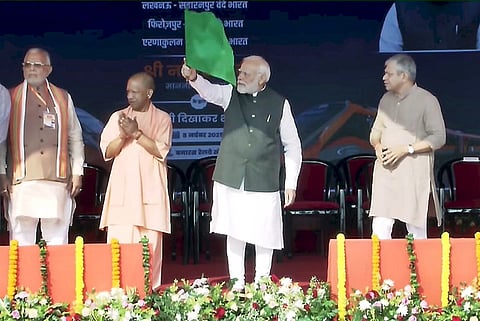 வந்தே பாரத் ரயில் தொடங்கிவைத்த பிரதமர்