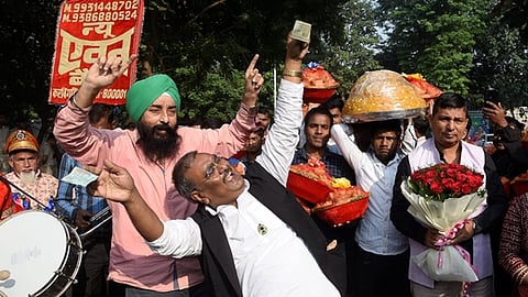 பிகாரில் கொண்டாட்டத்துடன் நடைபெற்ற பிரசாரம்