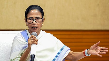  முதல்வா் மம்தா பானா்ஜி. 