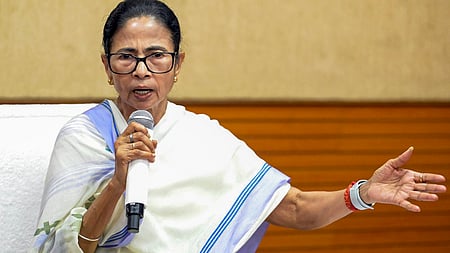  முதல்வா் மம்தா பானா்ஜி. 