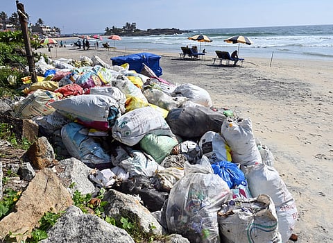 கடலோரக் கழிவுகள்! 