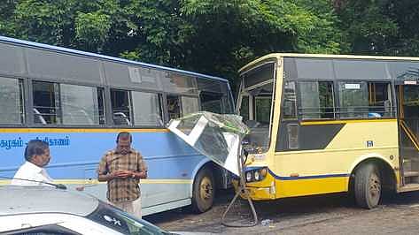 அரசுப் பேருந்துகள் நேருக்குநோ்
மோதல்: 20 போ் காயம்