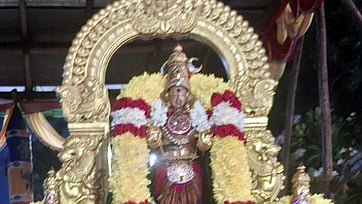 காஞ்சிபுரம் காமாட்சி அம்மன் கோயில் சகஸ்ரதீப அலங்கார சேவைக் காட்சி