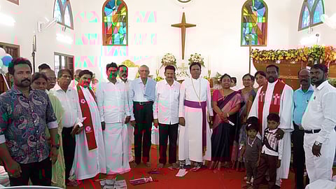  பெத்தானியா ஆலய திறப்பு விழாவில் பங்கேற்றோா். 