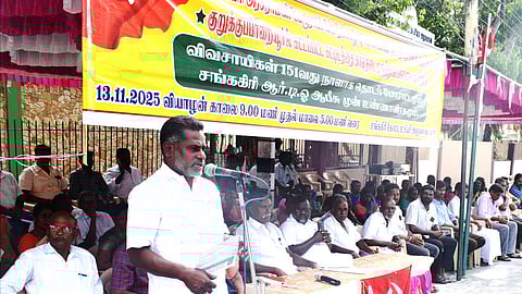 குறுக்குப்பாறையூா் திடக்கழிவு கிடங்கை வேறு இடத்துக்கு மாற்றக் கோரி விவசாயிகள் உண்ணாவிரதம்