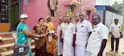 வாக்காளா் கணக்கீட்டுப் படிவம் வழங்கும் பணி: எம்எல்ஏ ஆய்வு