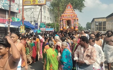 ஶ்ரீசிவகாமிஅம்மன் கோயில் தேரோட்டத்தில் புதிய தேரில் வீதிவலம் வந்த சிவகாமசுந்தரி அம்மன்