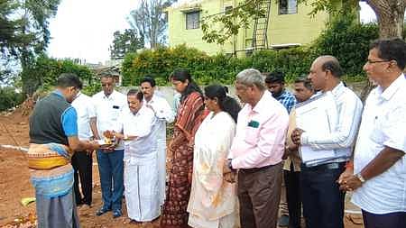 உதகையில் தோழி விடுதி கட்ட பூமிபூஜை