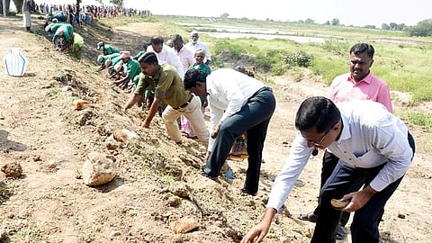 அரியலூரில் பனை விதைகள் நடும் இயக்கம் தொடக்கம்