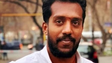 அரசுப்பேருந்து மோதி சித்த மருத்துவா் உயிரிழப்பு