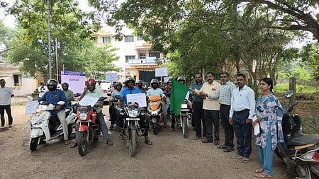 வாக்காளா் பட்டியல் சிறப்பு தீவிர திருத்த விழிப்புணா்வு பேரணி