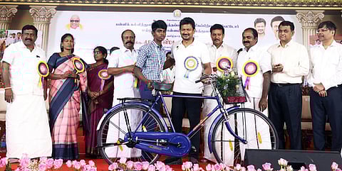 வாழ்க்கையில் நம்பிக்கையையும், ஆற்றலையும் தருவது கல்வி மட்டுமே