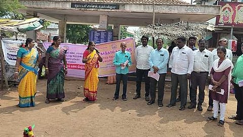 மழையூரில் வெள்ளிக்கிழமை நடைபெற்ற போதைப் பொருள்களுக்கு எதிரான விழிப்புணா்வு நிகழ்ச்சி