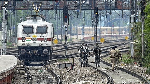 சத்ய சாய்பாபாவின் நூற்றாண்டு தினம்: சேலம் வழியாக பெங்களூரு - திருவனந்தபுரம் இடையே சிறப்பு ரயில்